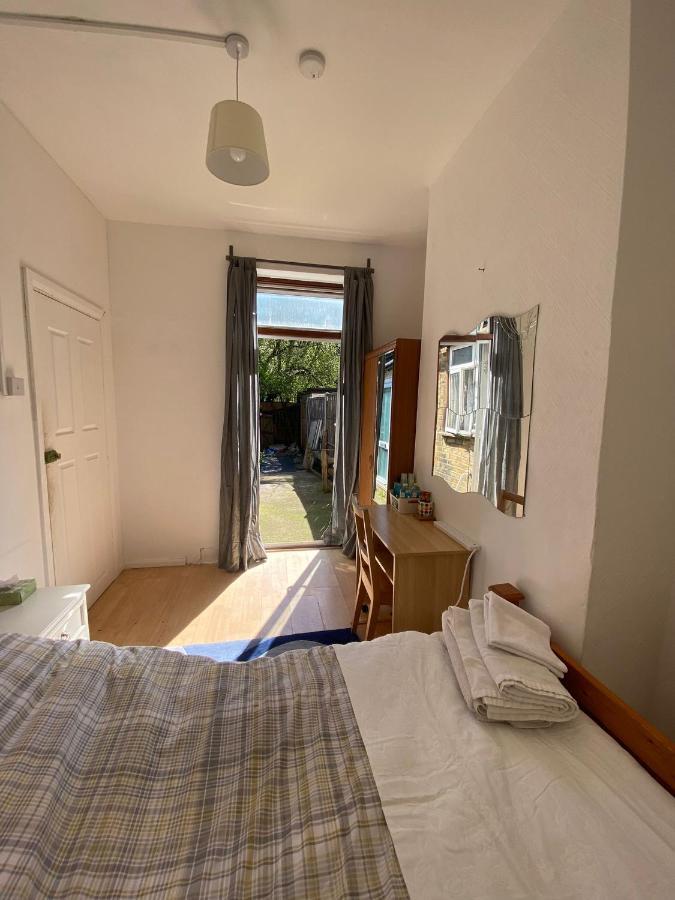 Homestay Near Tottenham Hotspur Stadium ロンドン エクステリア 写真