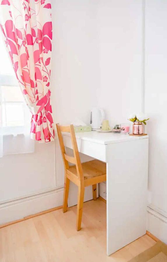 Homestay Near Tottenham Hotspur Stadium ロンドン エクステリア 写真